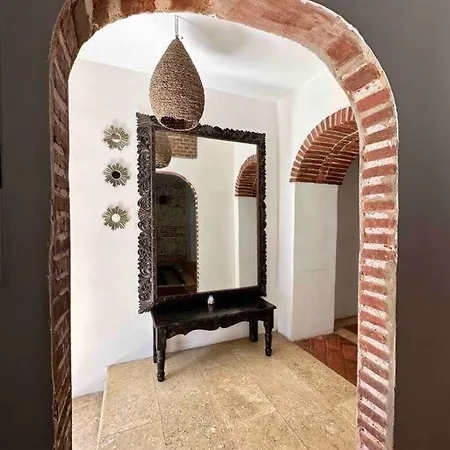 Сasa de vacaciones Gorgeous 8 Bedroom House W/ Pool In The Old *