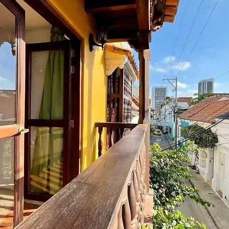 Gorgeous 8 Bedroom House W/ Pool In The Old Сasa de vacaciones Cartagena