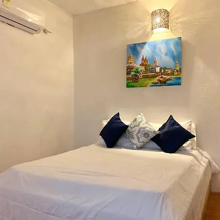 Gorgeous 8 Bedroom House W/ Pool In The Old Сasa de vacaciones