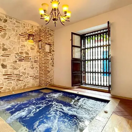 Gorgeous 8 Bedroom House W/ Pool In The Old Сasa de vacaciones Cartagena